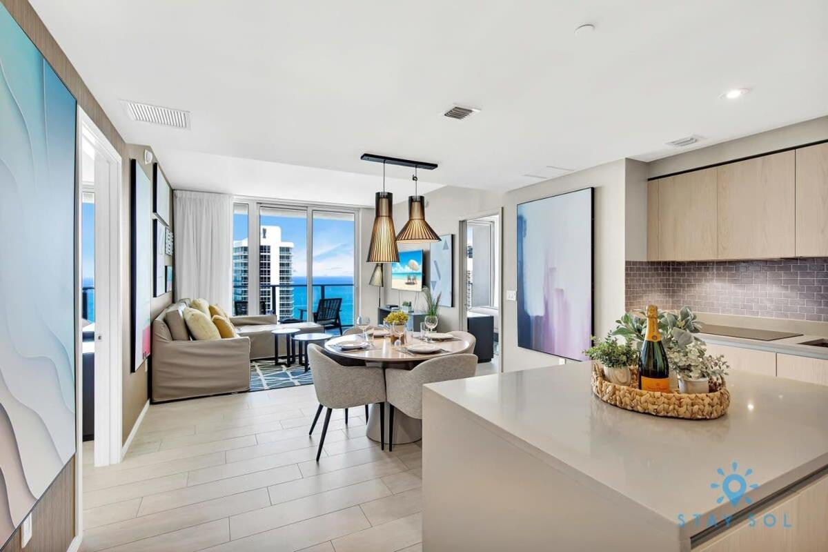 Apartment Sophisticated Coastal Haven, Parking Included Hollywood