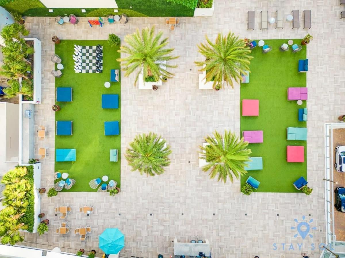 Sophisticated Coastal Haven, Parking Included