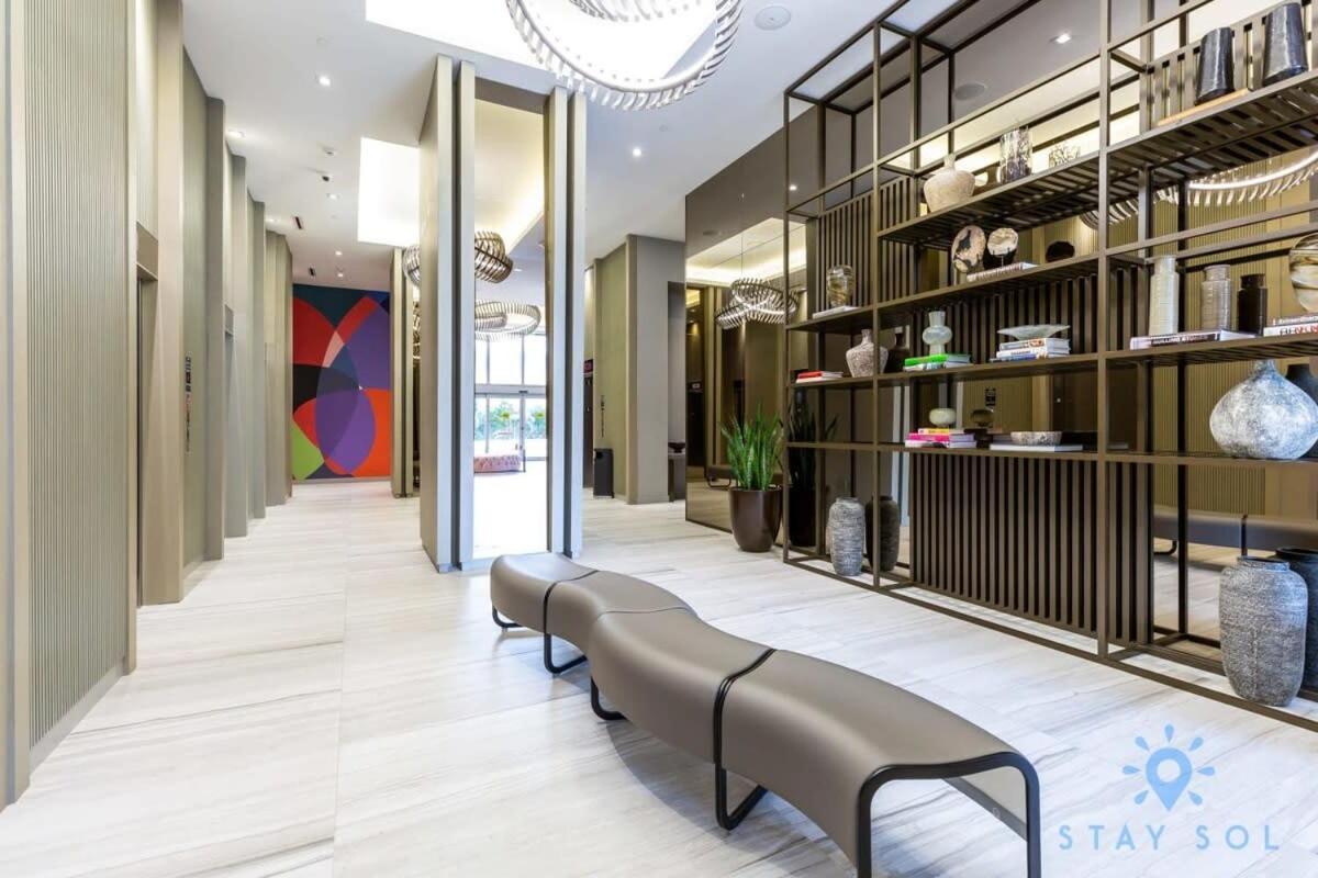 Sophisticated Coastal Haven, Parking Included Apartment