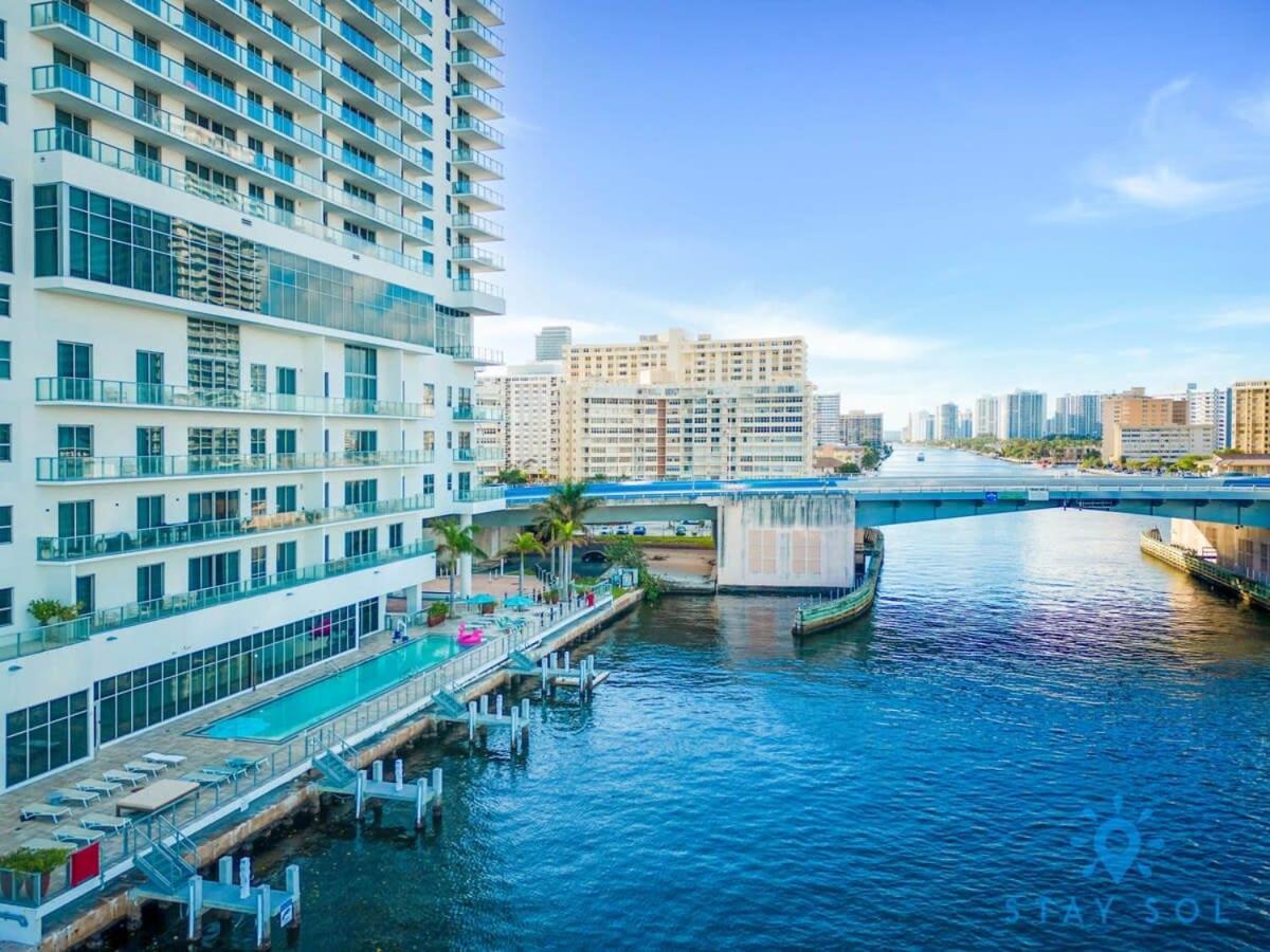 Sophisticated Coastal Haven, Parking Included