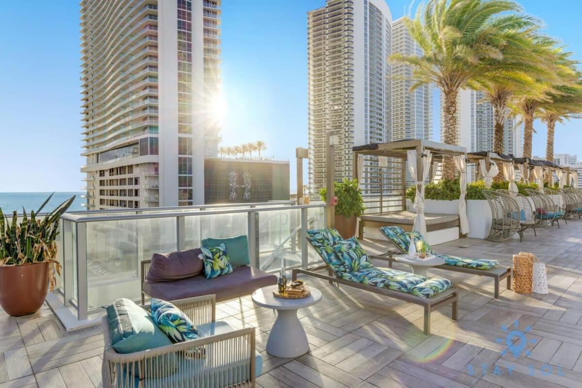 Sophisticated Coastal Haven, Parking Included * Hollywood