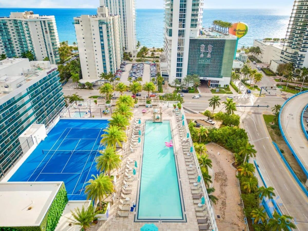 Sophisticated Coastal Haven, Parking Included