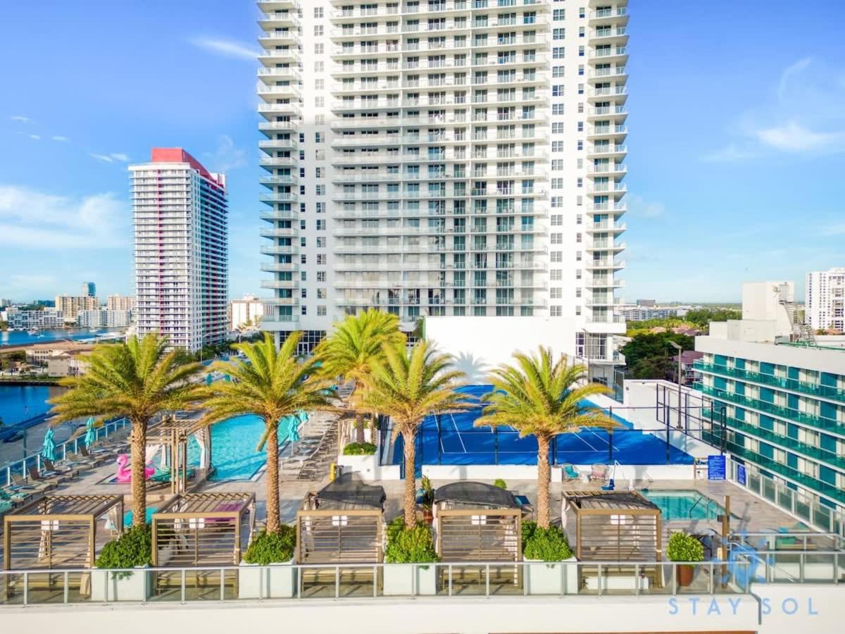 Apartment Sophisticated Coastal Haven, Parking Included Hollywood