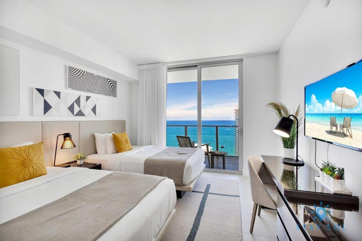 Sophisticated Coastal Haven, Parking Included Apartment Hollywood