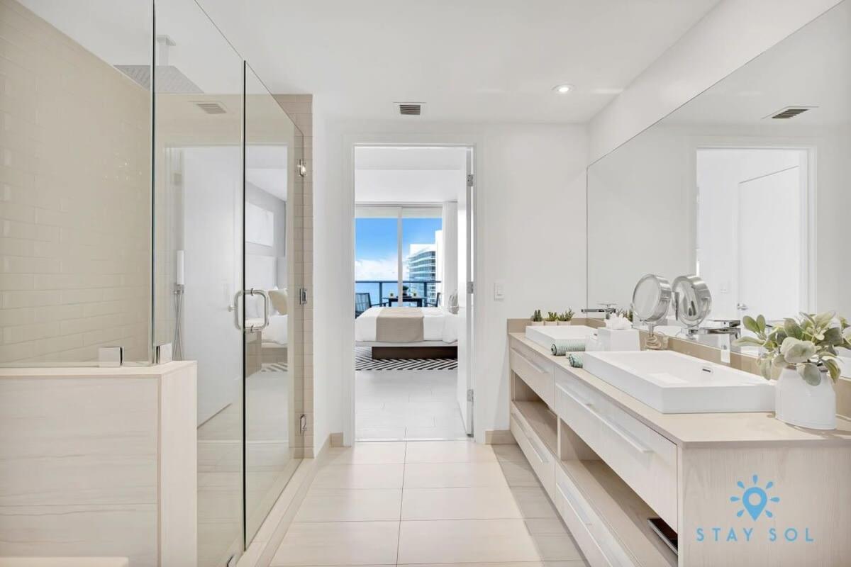 Sophisticated Coastal Haven, Parking Included Hollywood
