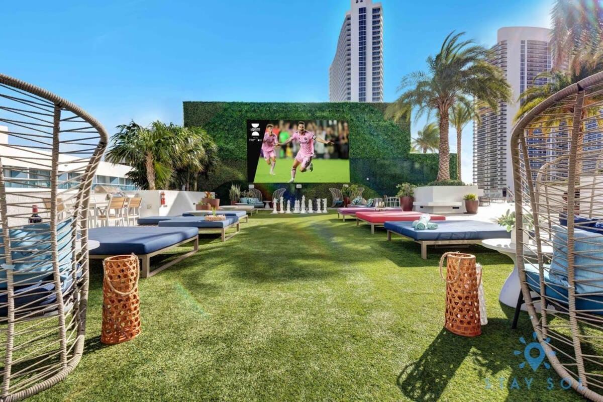 Sophisticated Coastal Haven, Parking Included * Hollywood