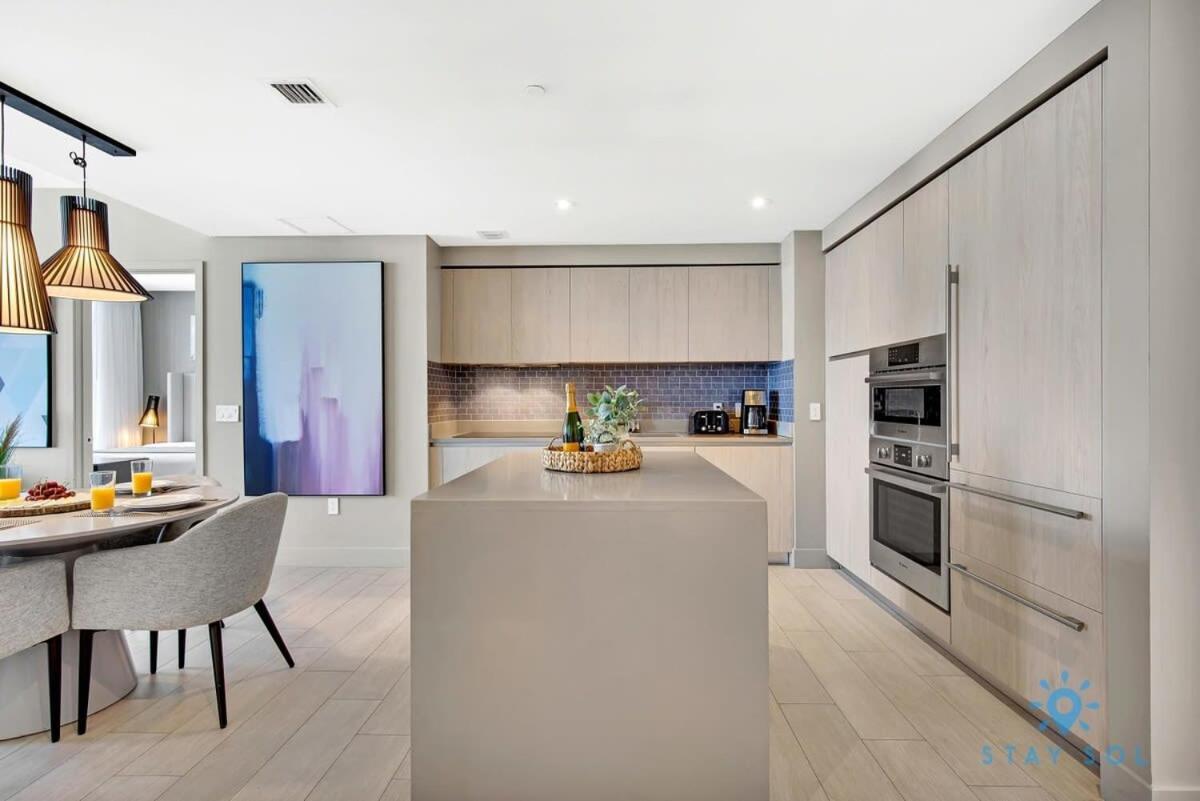 Sophisticated Coastal Haven, Parking Included *