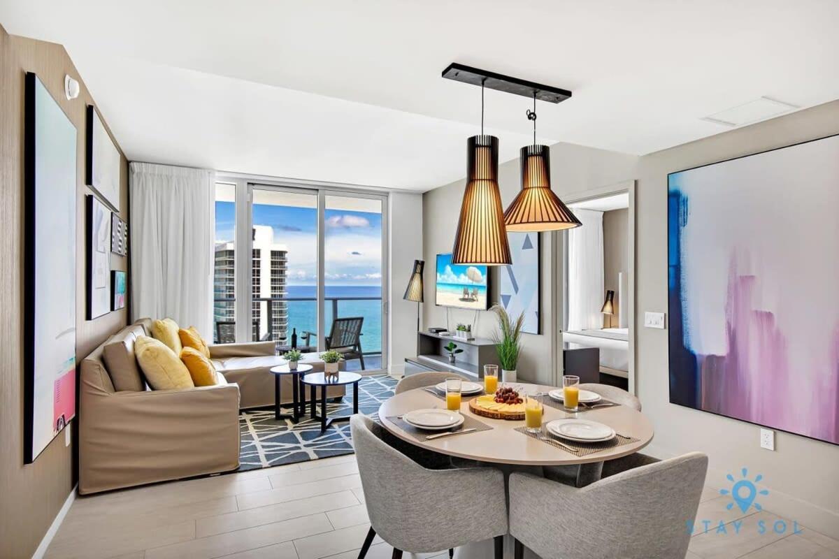 Apartment Sophisticated Coastal Haven, Parking Included Hollywood